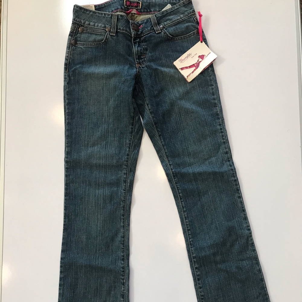 Wrangler Jean Mae low rise boot cut jeans 5/6 x 34